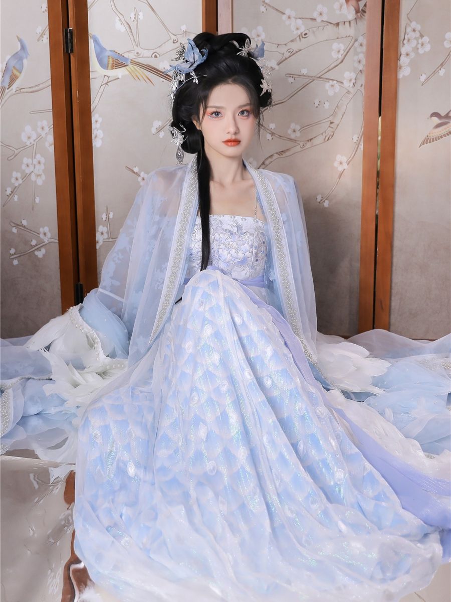 Elegance Reimagined:The Original Hanfu Design of Drunken Flower World Elegance Reimagined:The Original Hanfu Design of Drunken Flower World