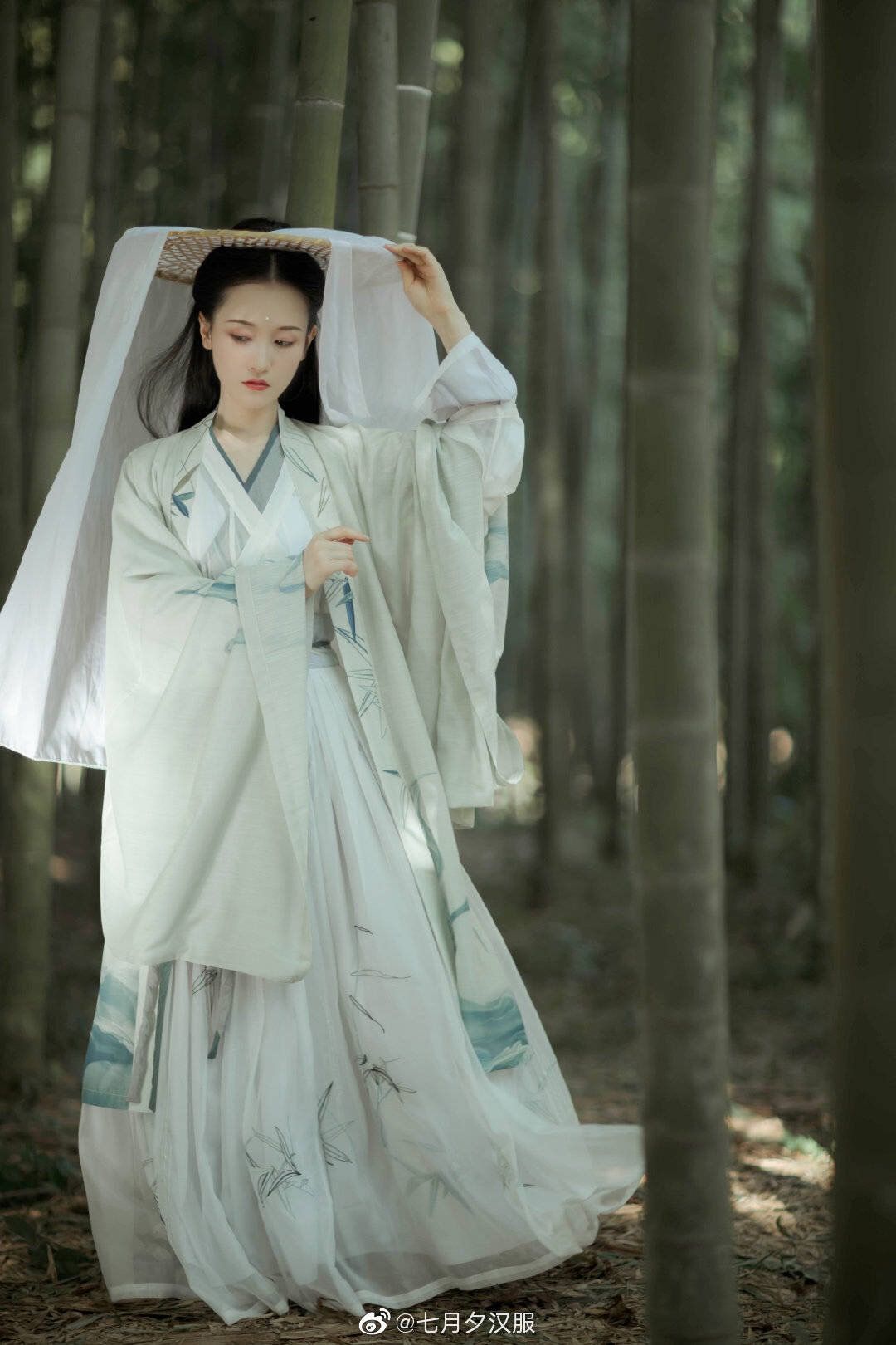 Reimagining the Cheongsam:A Summer Revival of Traditional Elegance Reimagining the Cheongsam:A Summer Revival of Traditional Elegance