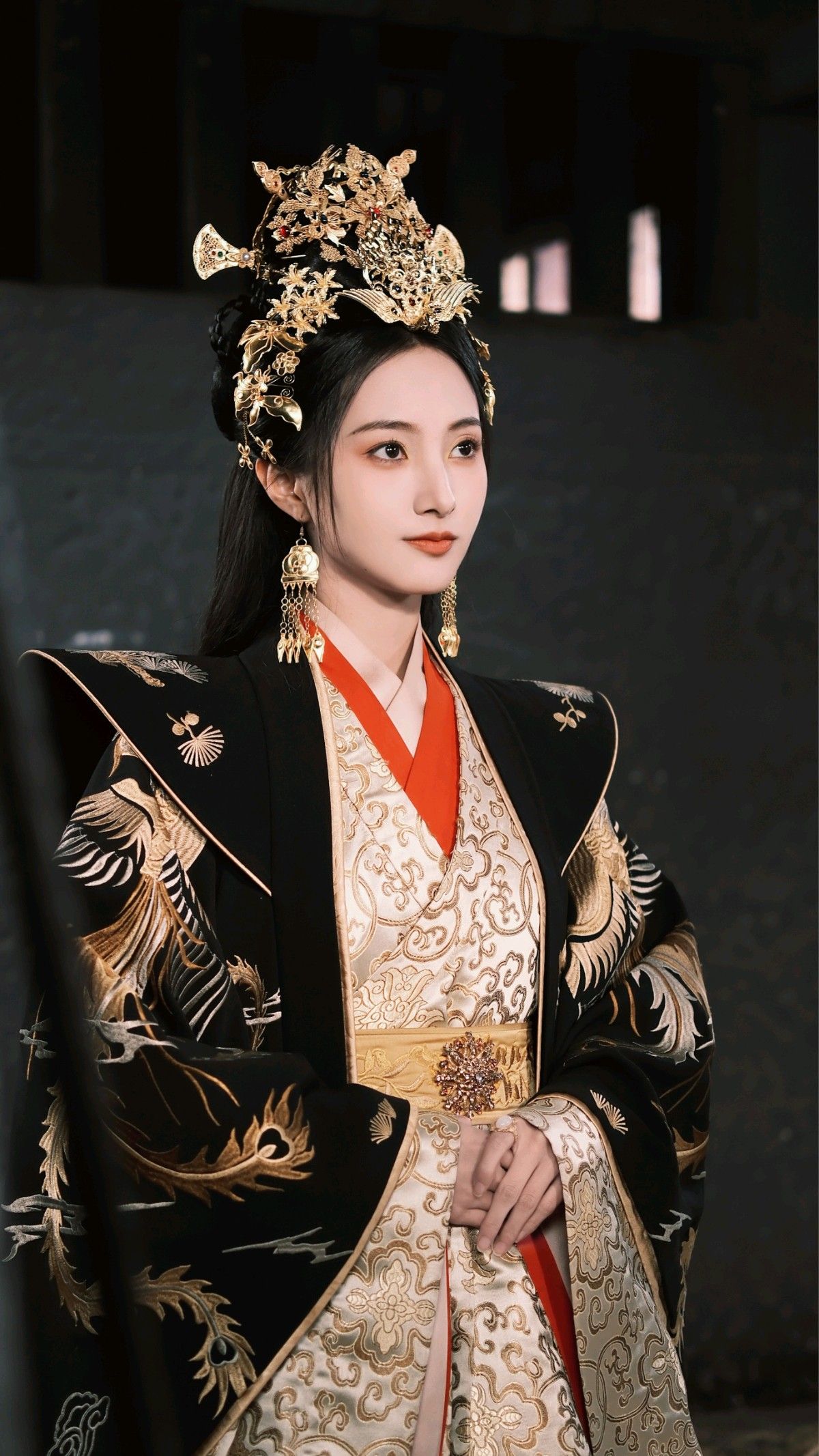 The Splendor of Hanfu Skirt-Trousers Ensemble:A Journey into Traditional Elegance