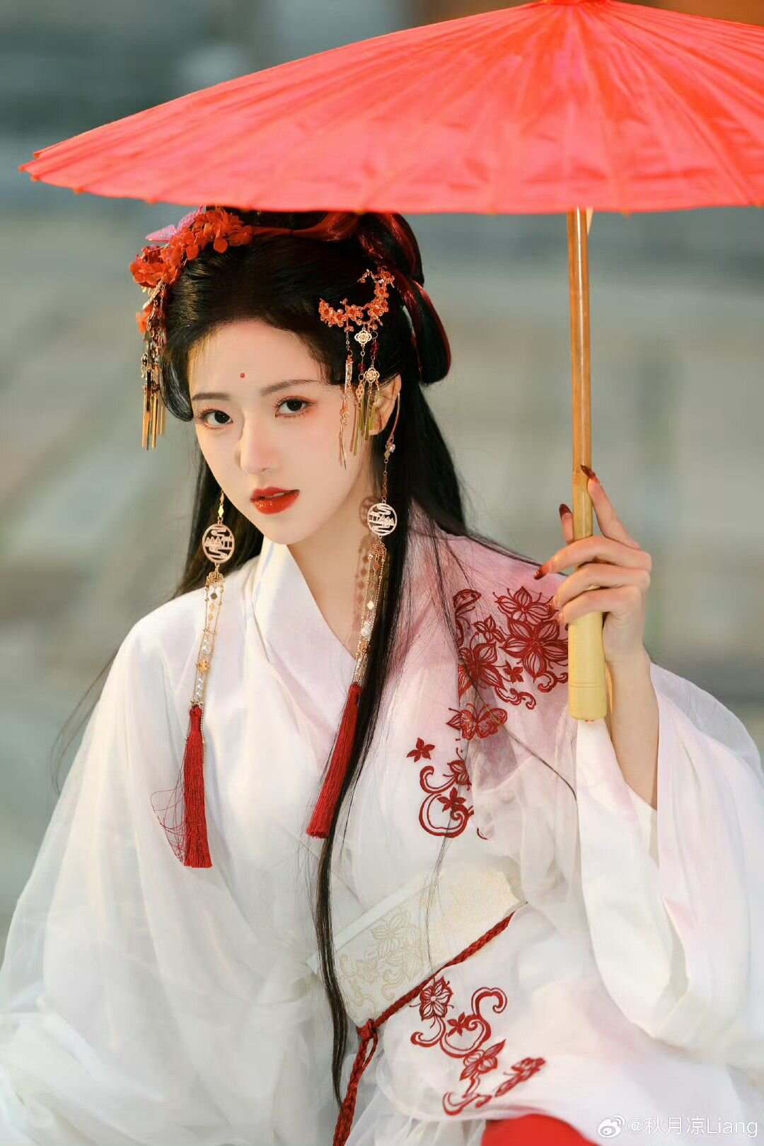 Embracing Tradition in a New Light:The Latest Cheongsam Skirt Styles