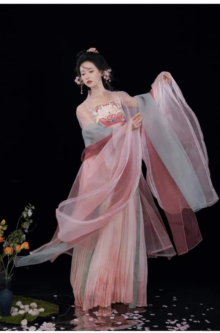 Childrens Hanfu Hair Accessories:The Charm of Traditional Hairpins and Crowns Childrens Hanfu Hair Accessories:The Charm of Traditional Hairpins and Crowns