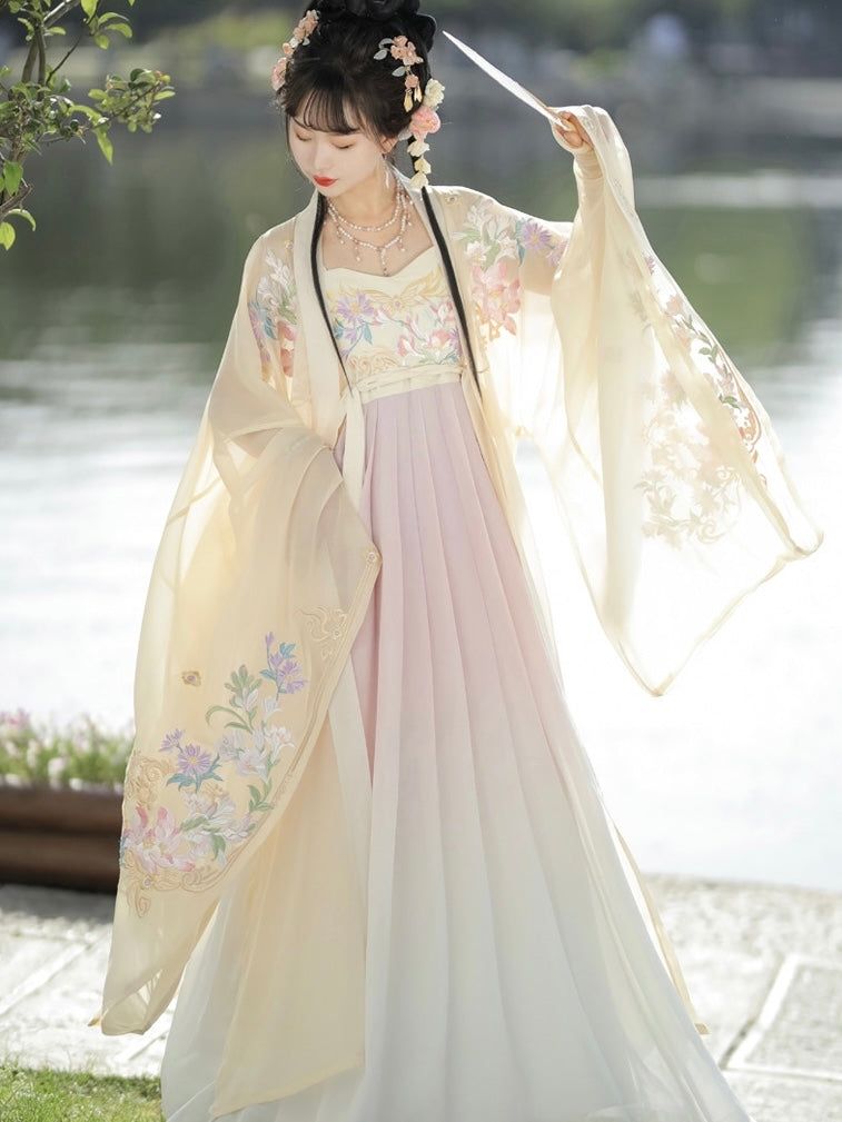 The Evolution of Traditional Chinese Clothing:The Modern Neo-Classic Tang Suit