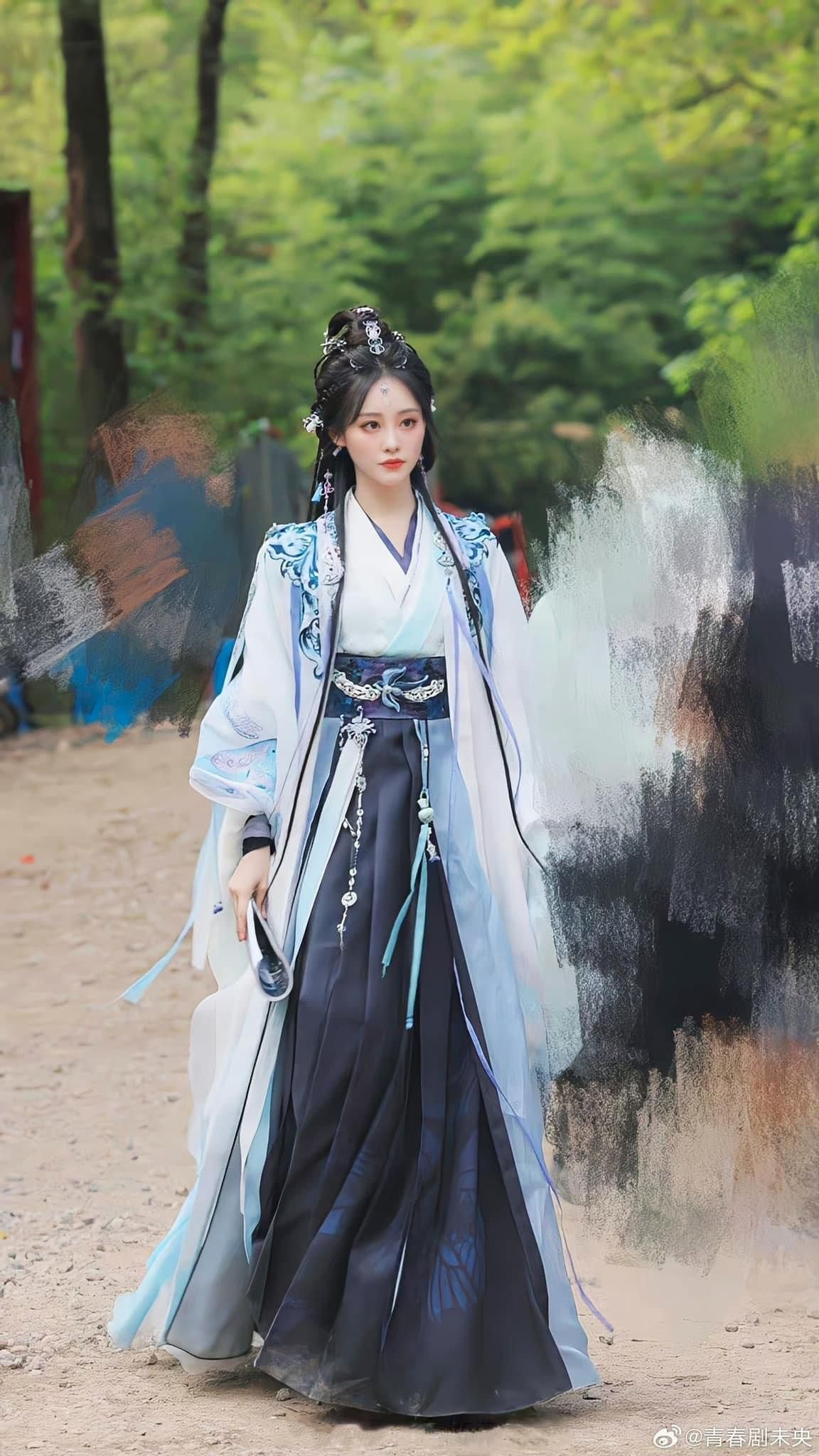 The Splendor of Ming Dynasty Hanfu:A Journey Through Time in Traditional Chinese Clothing