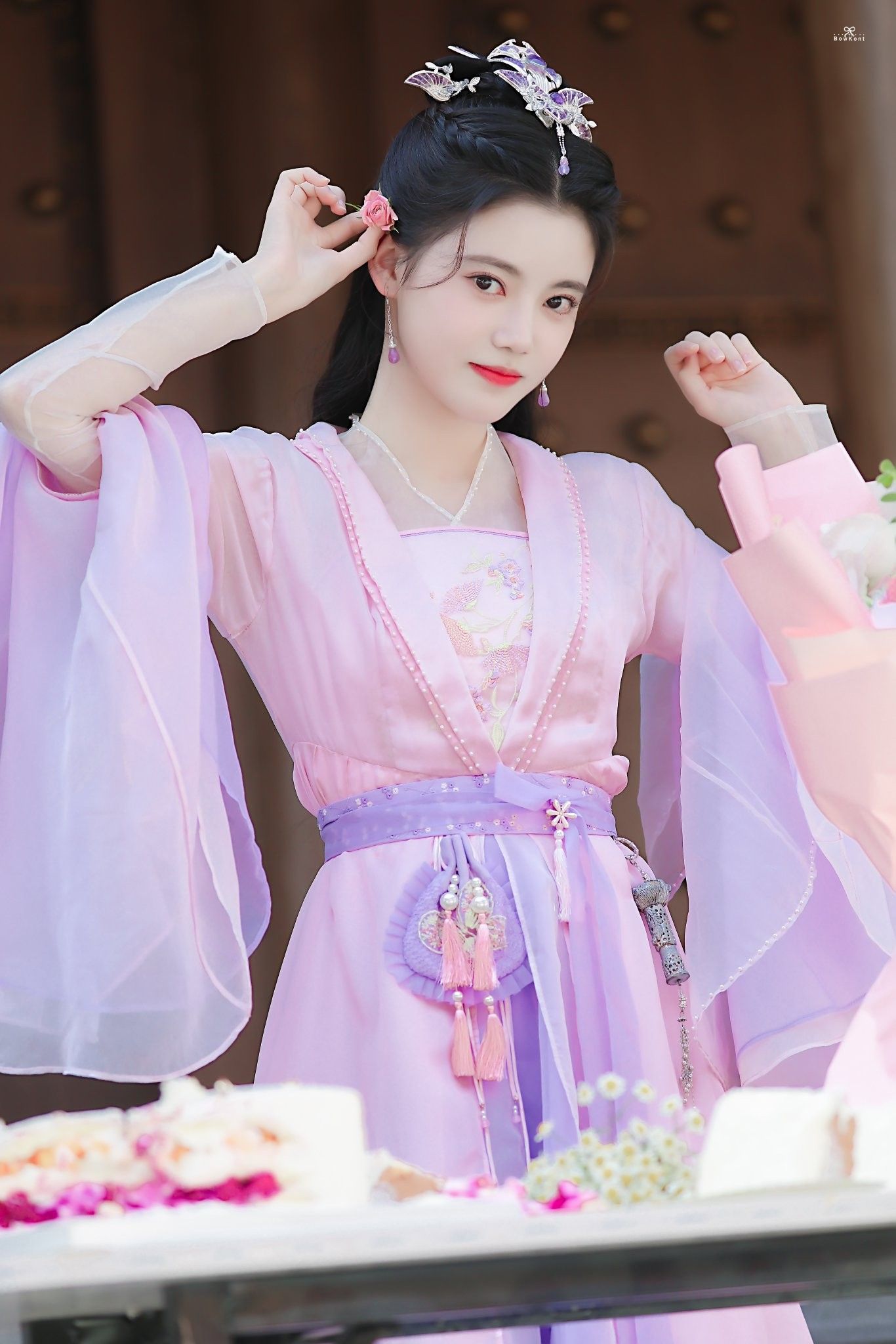 Reinventing the A-Line Cheongsam for Autumn-Winter:A Fashion Forward Look Reinventing the A-Line Cheongsam for Autumn-Winter:A Fashion Forward Look