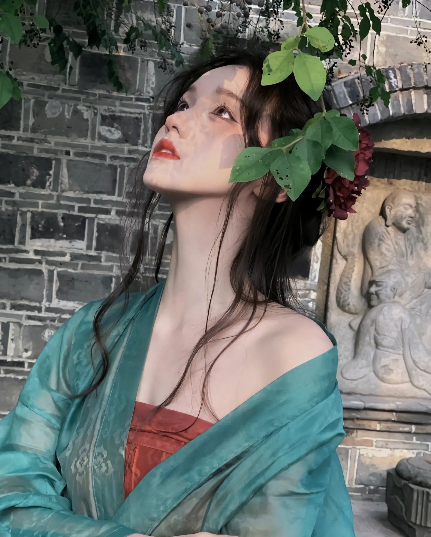Silk Cheongsam:Embracing the Essence of Chinese Heritage Silk Cheongsam:Embracing the Essence of Chinese Heritage