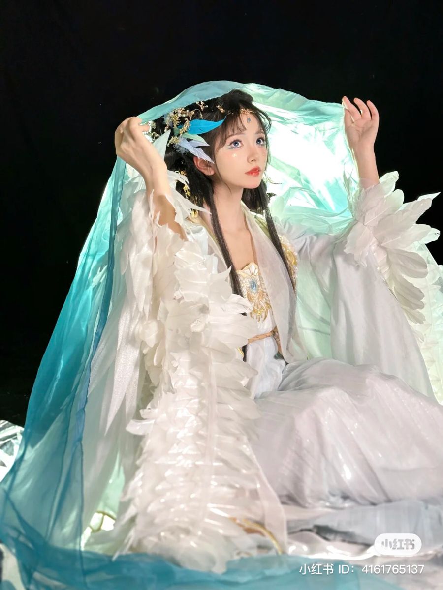 Little Girls Journey into the World of Hanfu Hairpins Little Girls Journey into the World of Hanfu Hairpins