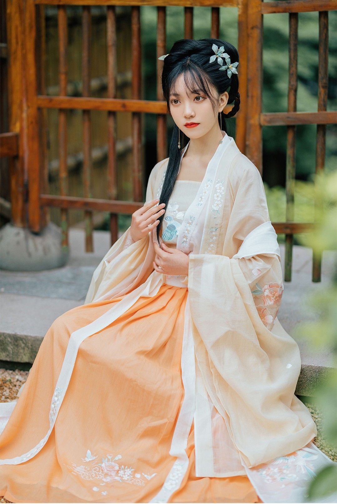 Preventing Accidental Exposure in Traditional Chinese Hanfu with a Modified Horseface Skirt