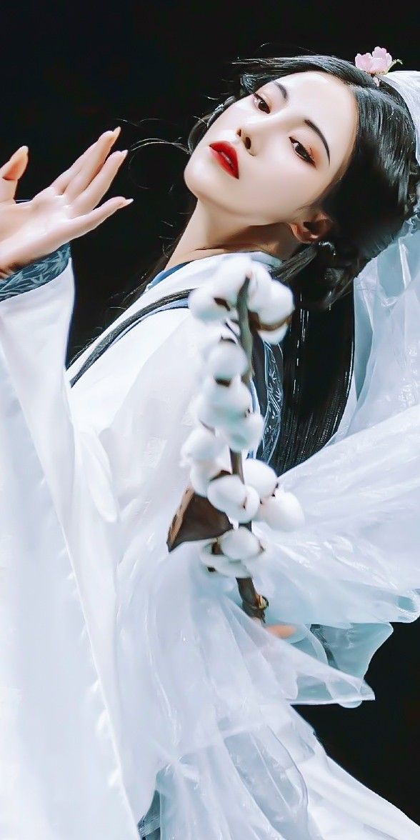 Baby Girl Cheongsam Set:A Glimpse into Traditional Elegance