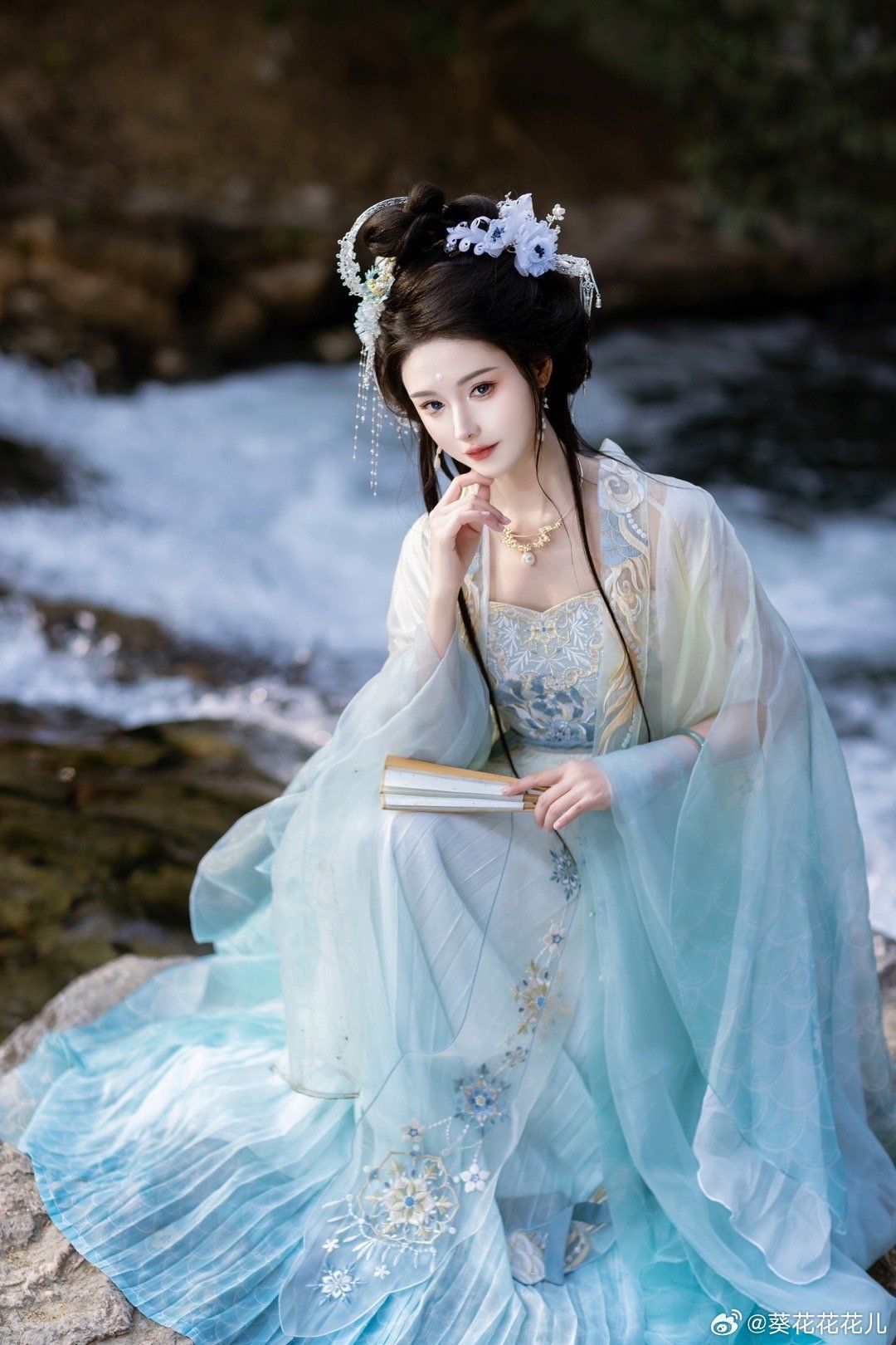 The Enchantment of a Red Dress Qipao:A Tale of Traditional Elegance The Enchantment of a Red Dress Qipao:A Tale of Traditional Elegance