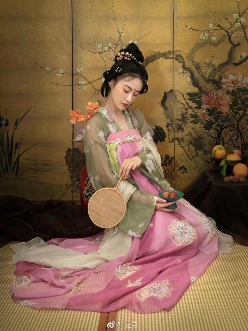 The Enigma of Cheongsam:The Evolution of a Cultural Icon in Late Qing Dynasty China The Enigma of Cheongsam:The Evolution of a Cultural Icon in Late Qing Dynasty China