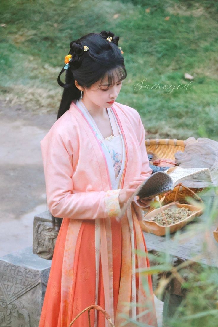 Winter-Friendly Mid-Length Cheongsam with Cotton Lining