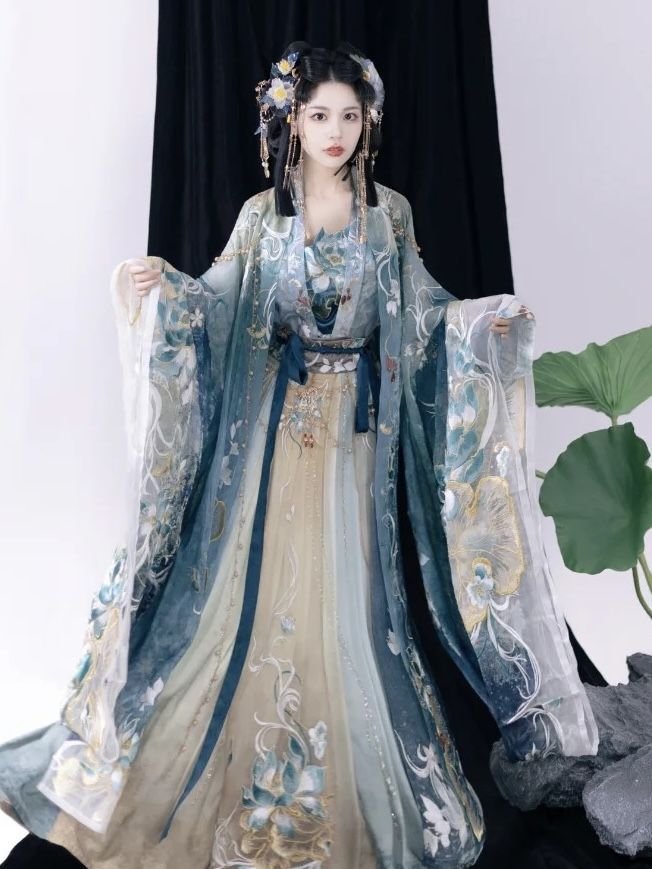 French-Inspired A-Line Cheongsam Skirt:A Blend of Tradition and Modernity French-Inspired A-Line Cheongsam Skirt:A Blend of Tradition and Modernity