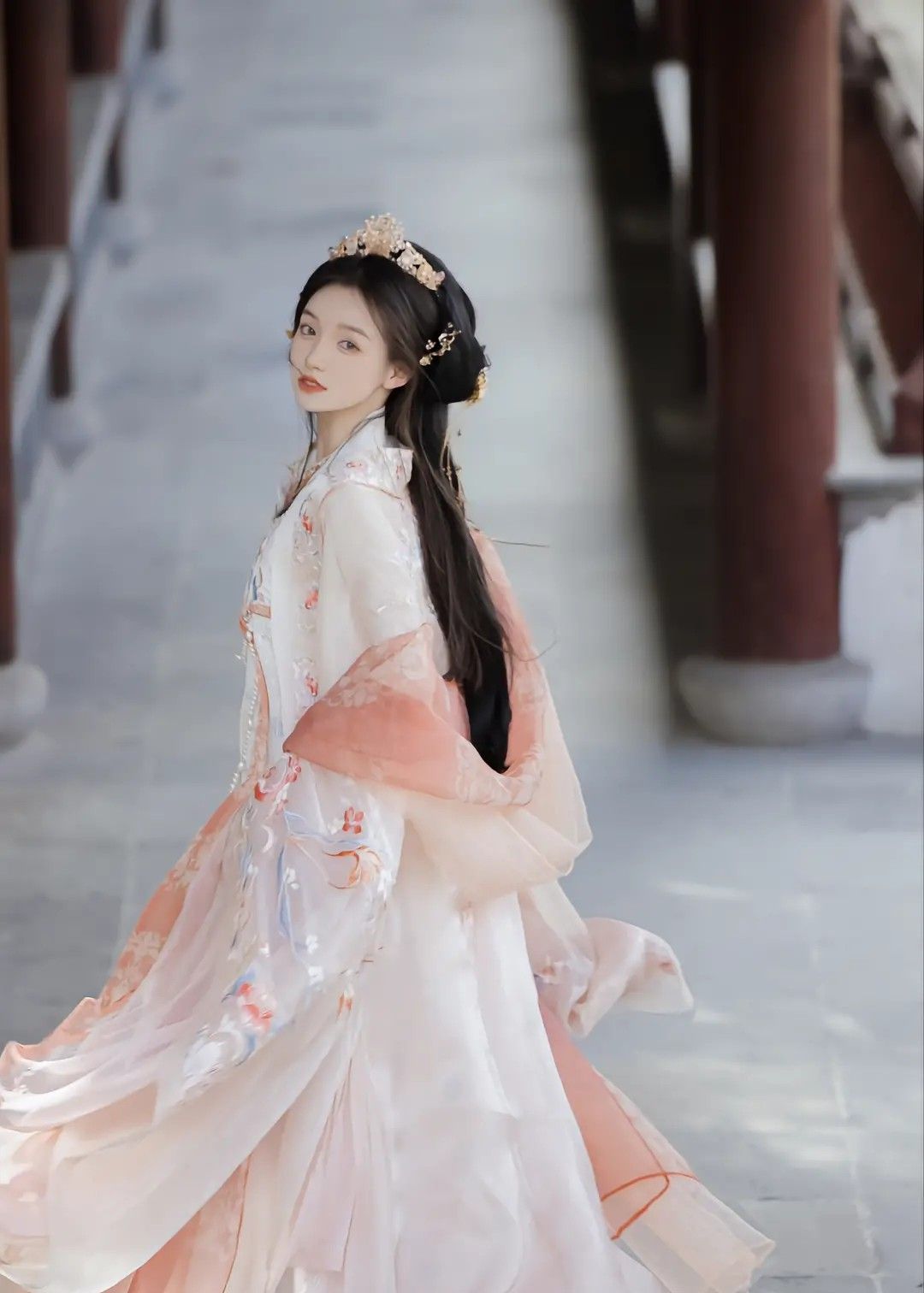 The Splendor of Ancient Hanfu:Womens Yun Jian as a Symbol of Cultural Heritage The Splendor of Ancient Hanfu:Womens Yun Jian as a Symbol of Cultural Heritage