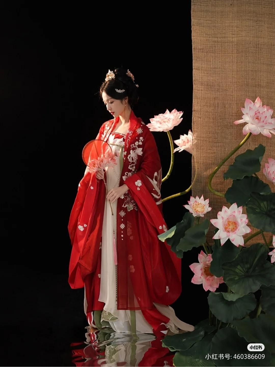 The Journey of a Suzhou Diary:Vintage Cheongsam Embracing the Citys Soul