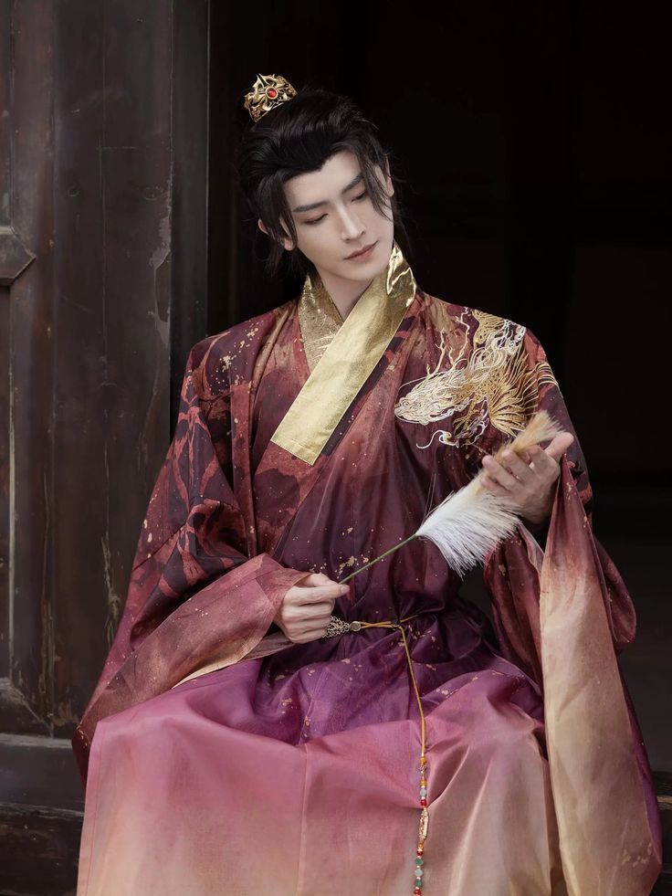 The Craze for Traditional Hanfu Clothing:A Snatch-Up Shopping Frenzy The Craze for Traditional Hanfu Clothing:A Snatch-Up Shopping Frenzy