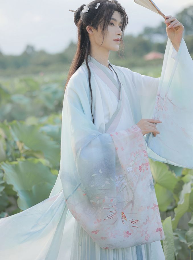The Plum Blossom Patterned Horseface Skirt:A Symbol of Elegance and Tradition The Plum Blossom Patterned Horseface Skirt:A Symbol of Elegance and Tradition
