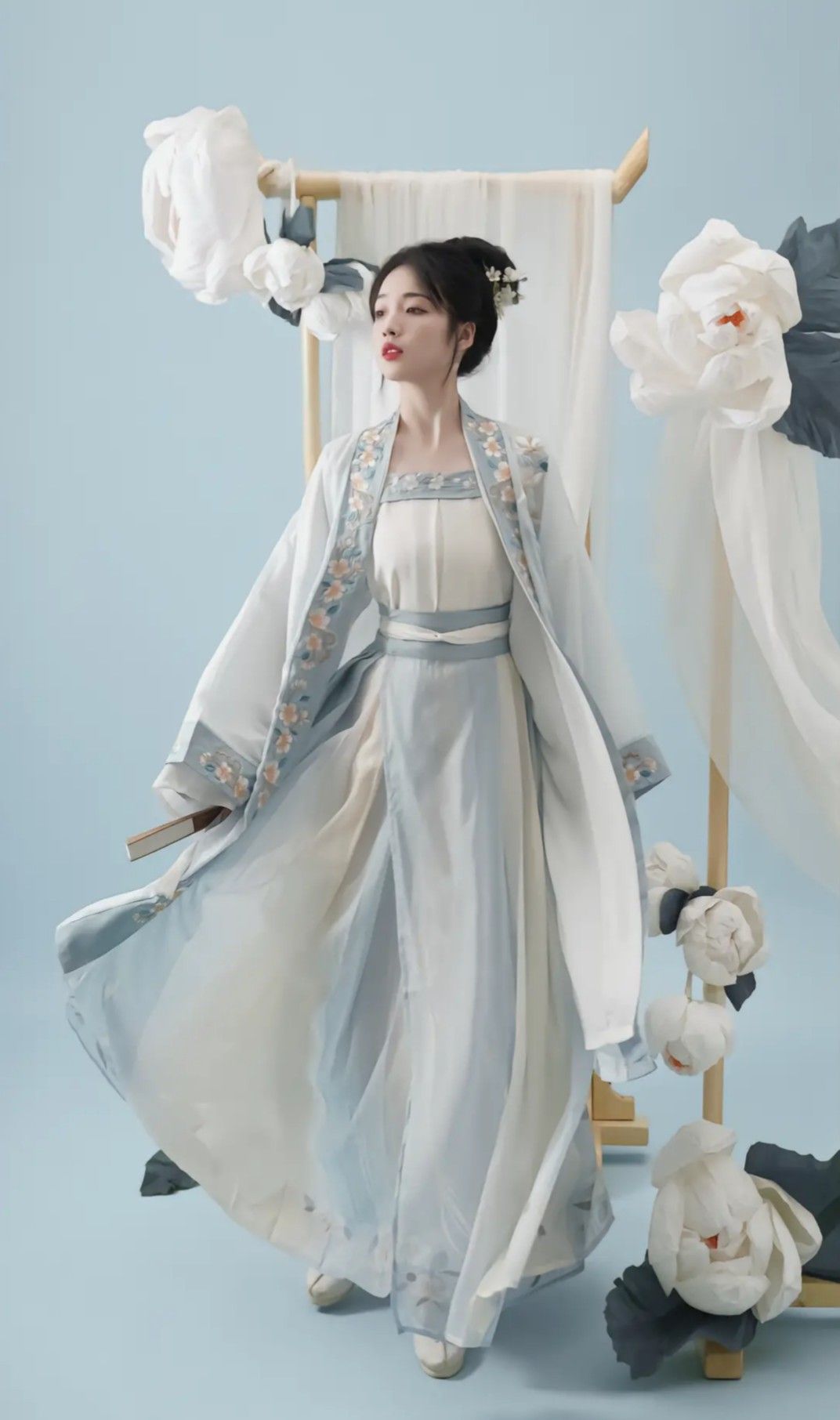 Embracing Modernity in a Traditional Cheongsam:The Newly Refined Qipao