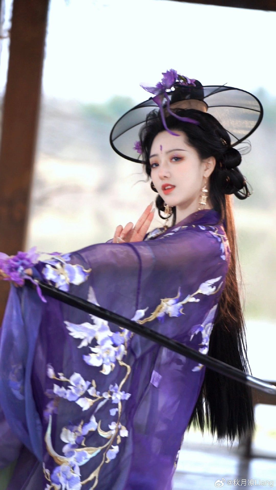 Ancient Hanfu Costumes for Women:A Fairy-like Journey into the World of Xianxia Fashion Ancient Hanfu Costumes for Women:A Fairy-like Journey into the World of Xianxia Fashion
