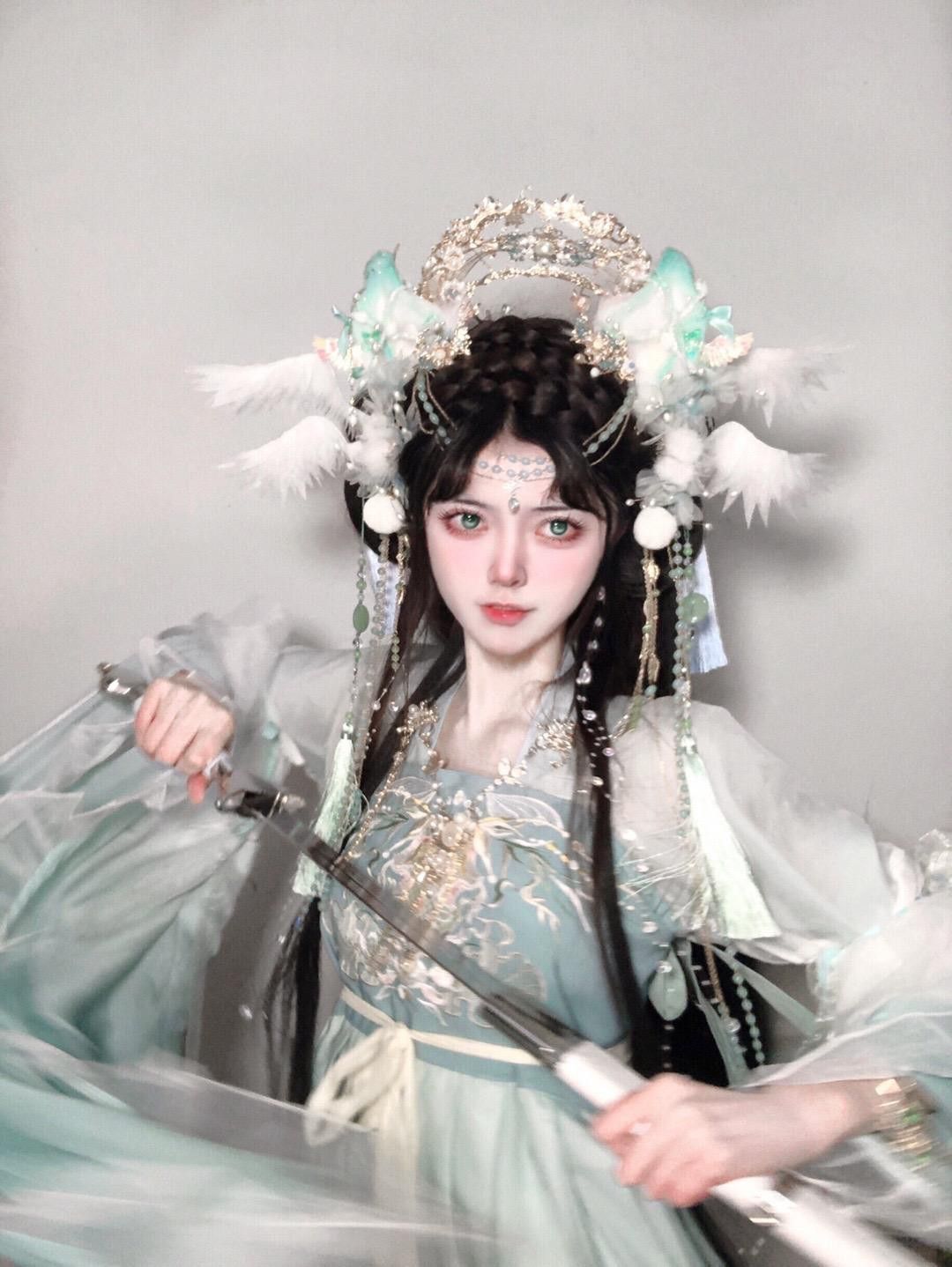 Elegance in Traditional Chinese Womens Hanfu Costumes Elegance in Traditional Chinese Womens Hanfu Costumes