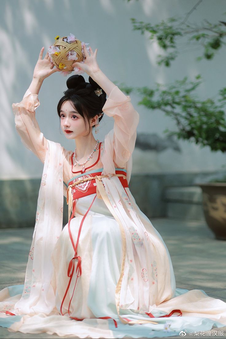 Cloud Living Studios Original Hanfu:Unveiling the Essence of Traditional Chinese Elegance