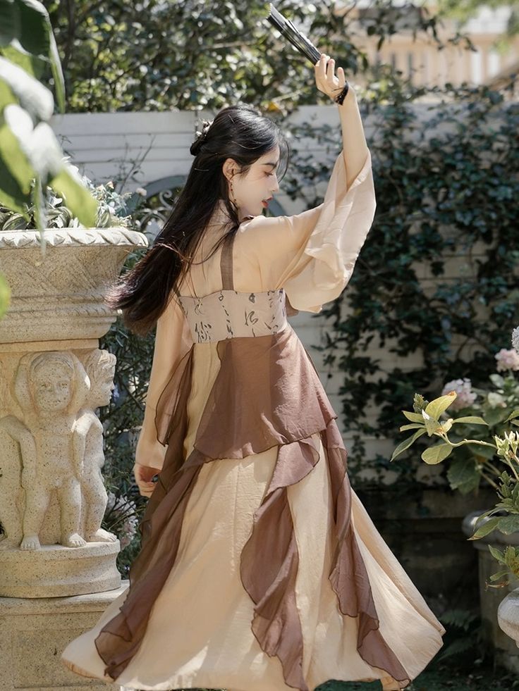 The Enchanting Beauty of Classic Womens Cheongsam:A Cultural Icon of Chinese Traditional Fashion The Enchanting Beauty of Classic Womens Cheongsam:A Cultural Icon of Chinese Traditional Fashion