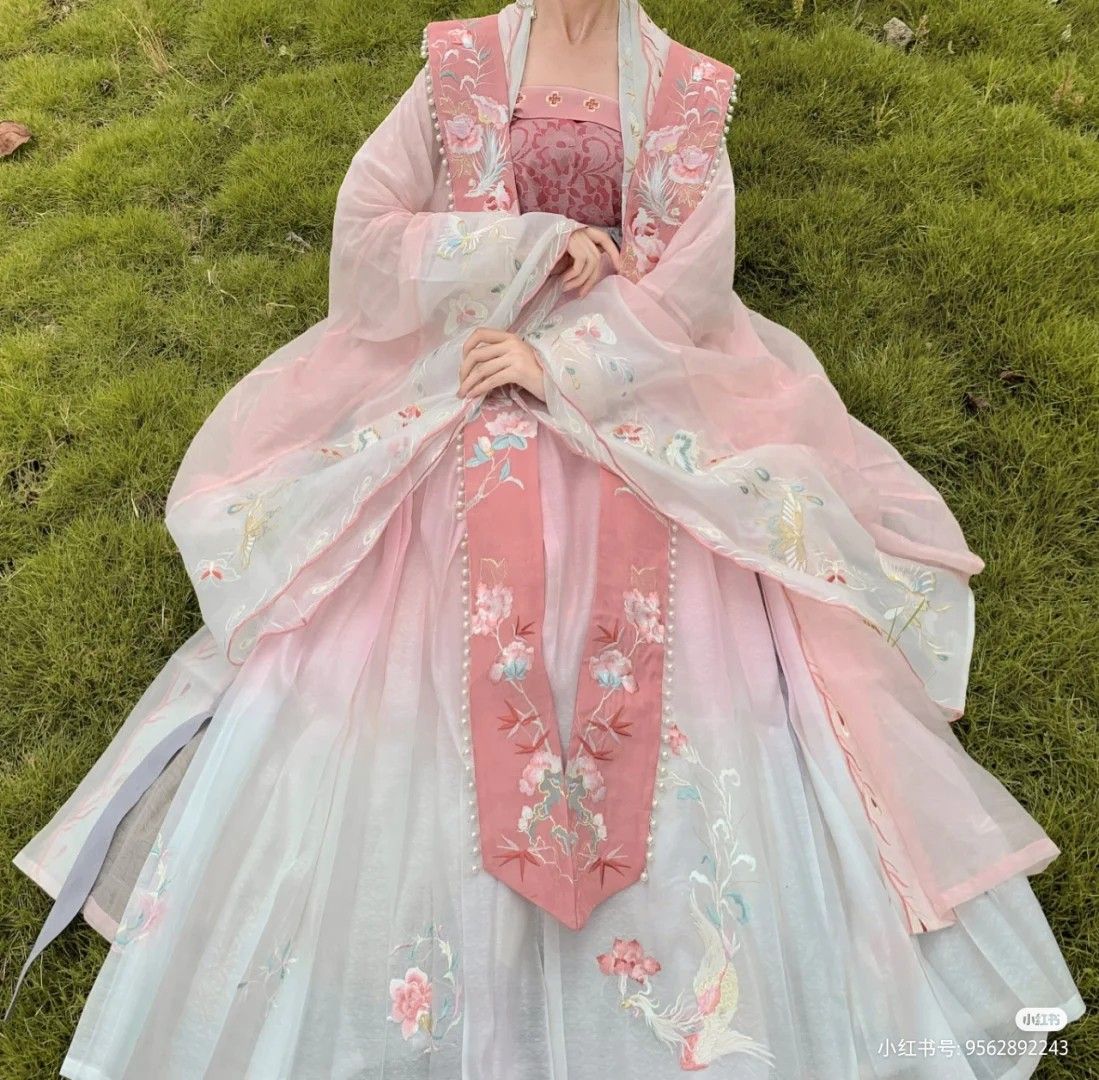 Plus-Size Cheongsam Skirts:Embracing Traditional Elegance Plus-Size Cheongsam Skirts:Embracing Traditional Elegance