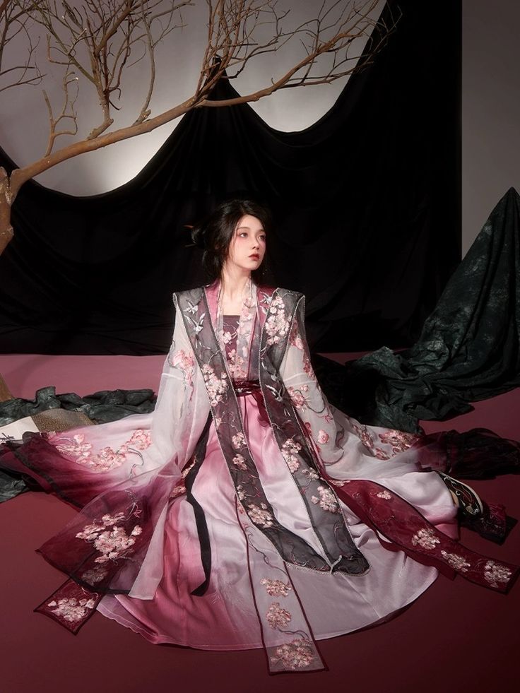 Neo-Chinese Style:The Revival of Qianli Jiangshan Map-Inspired Ma mian Qun Skirt