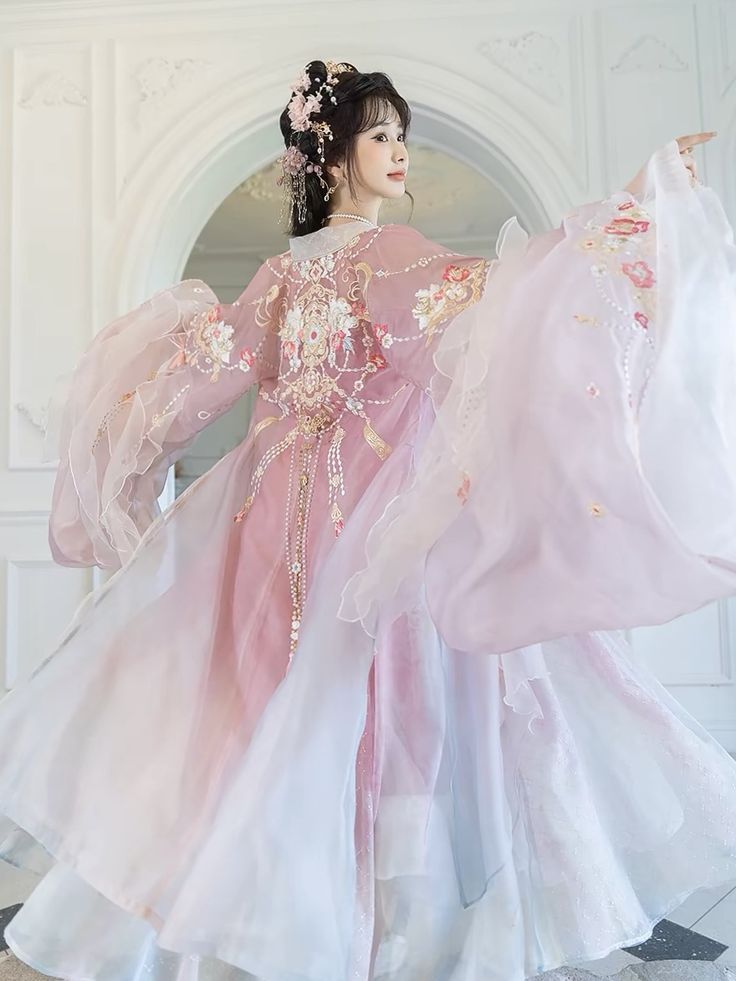 Traditional Chinese Childrens Costumes:A Glimpse into the Splendor of Ancient Elegance