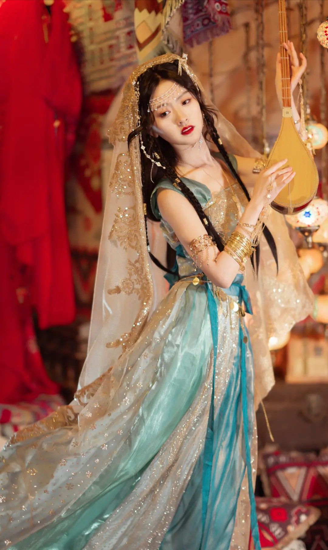 The Complete Set of Flower Goddess Ode in Traditional Chinese Hanfu Clothing The Complete Set of Flower Goddess Ode in Traditional Chinese Hanfu Clothing