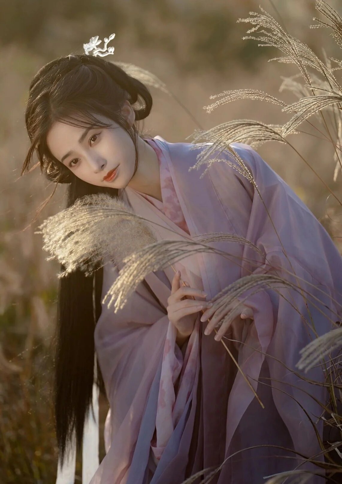 Daily Life in Song Dynasty:The Elegance of Hanfu Clothing