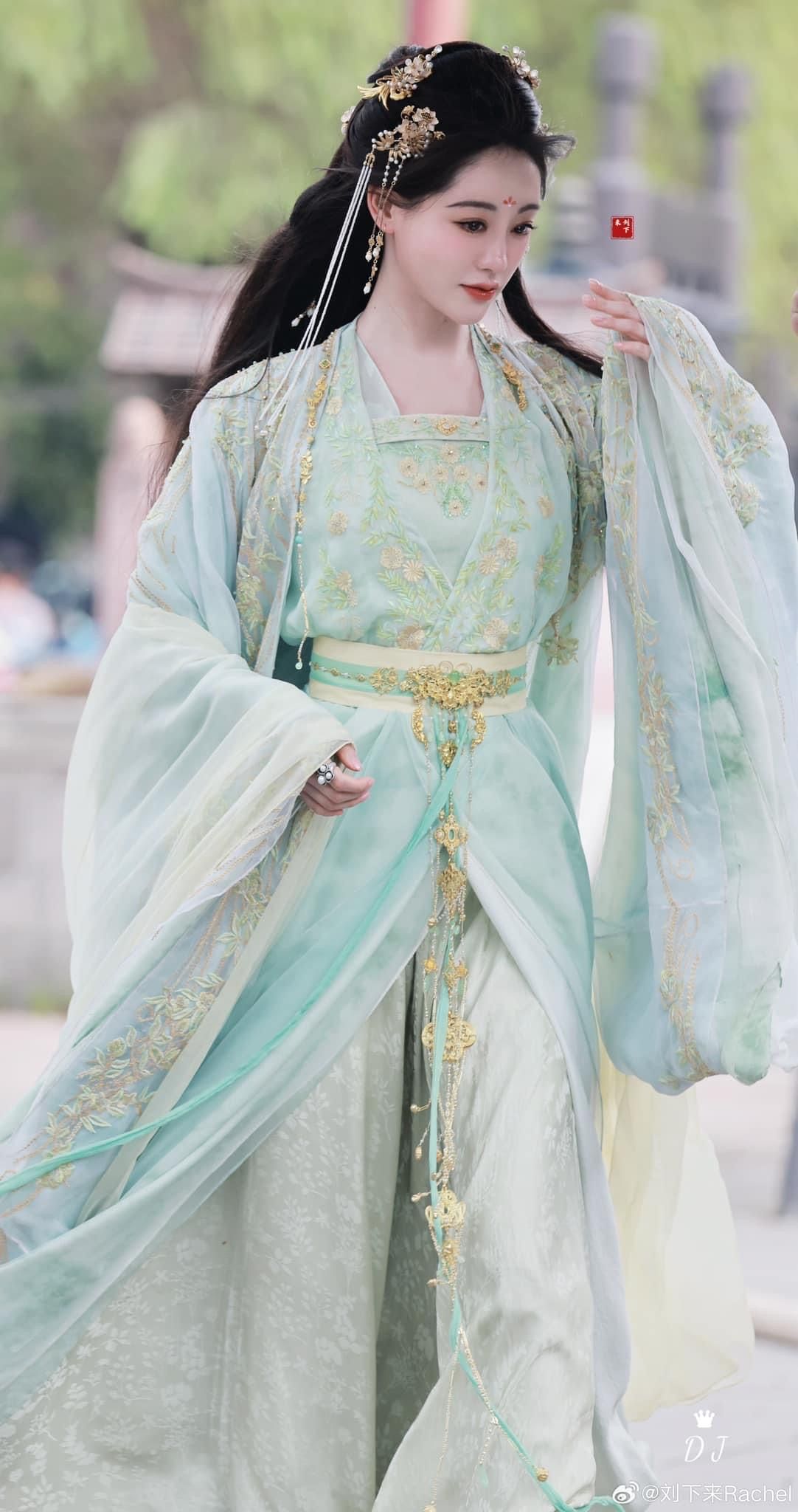 Styling the Mamen Dress for Autumn-Winter Fashion Styling the Mamen Dress for Autumn-Winter Fashion