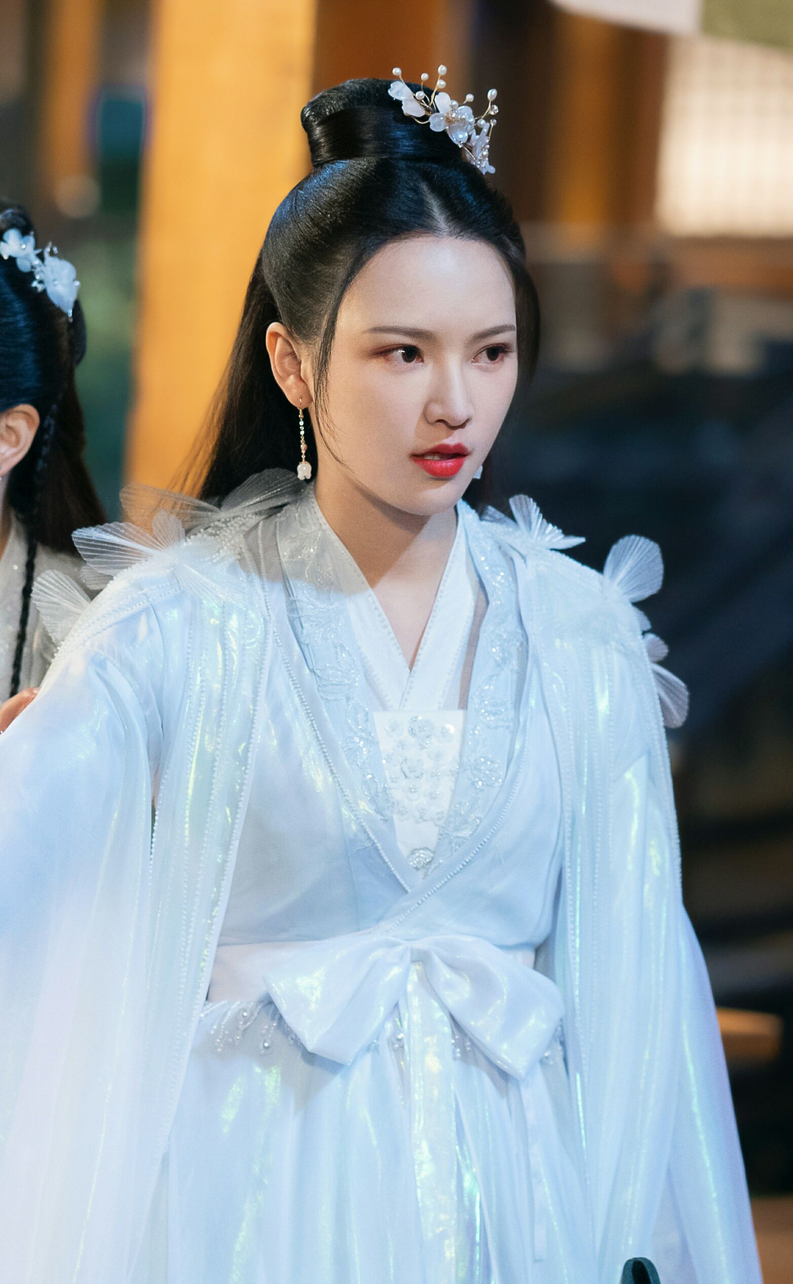 The Red Lotus Blooming in Traditional Chinese Fashion:The Story of Hanfu with彼岸花 The Red Lotus Blooming in Traditional Chinese Fashion:The Story of Hanfu with彼岸花