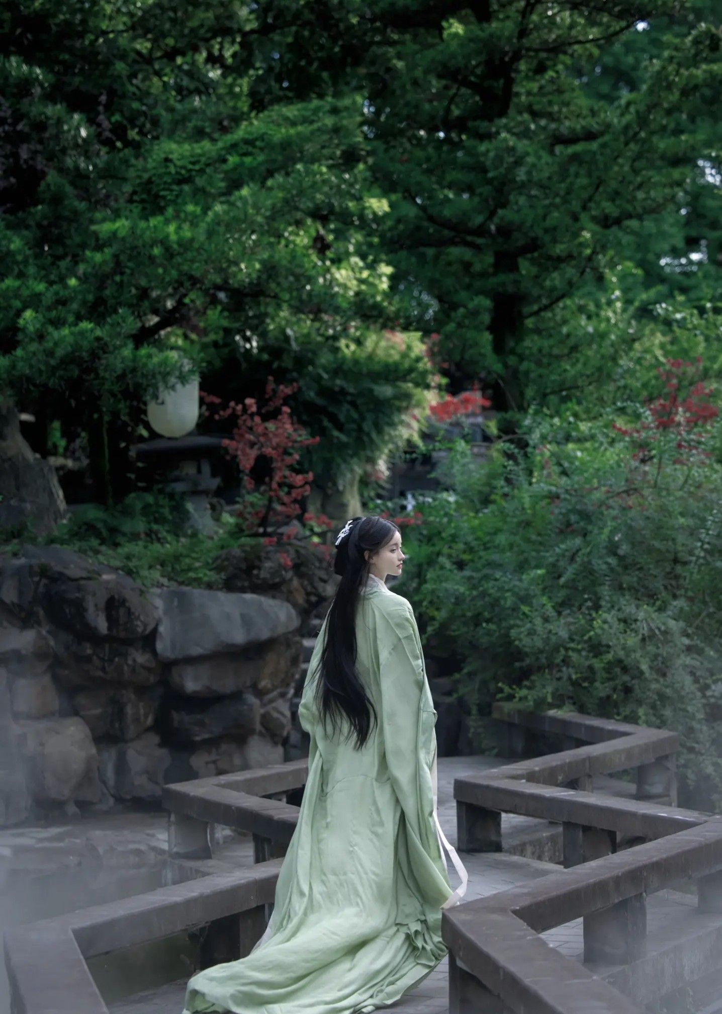 A Loose and Modernized Version of the Qipao:The Evolution of Traditional Elegance A Loose and Modernized Version of the Qipao:The Evolution of Traditional Elegance