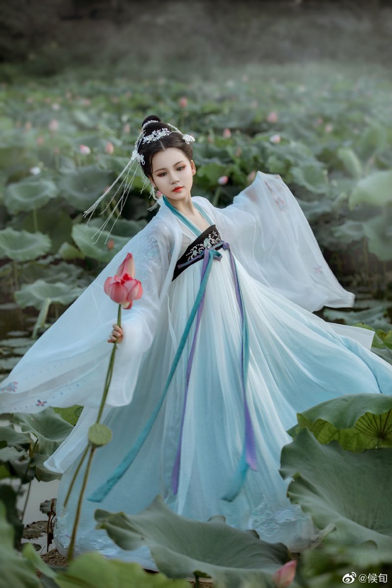 Vintage Shanghai-Style Cheongsam:A Glimpse into Traditional Elegance Vintage Shanghai-Style Cheongsam:A Glimpse into Traditional Elegance