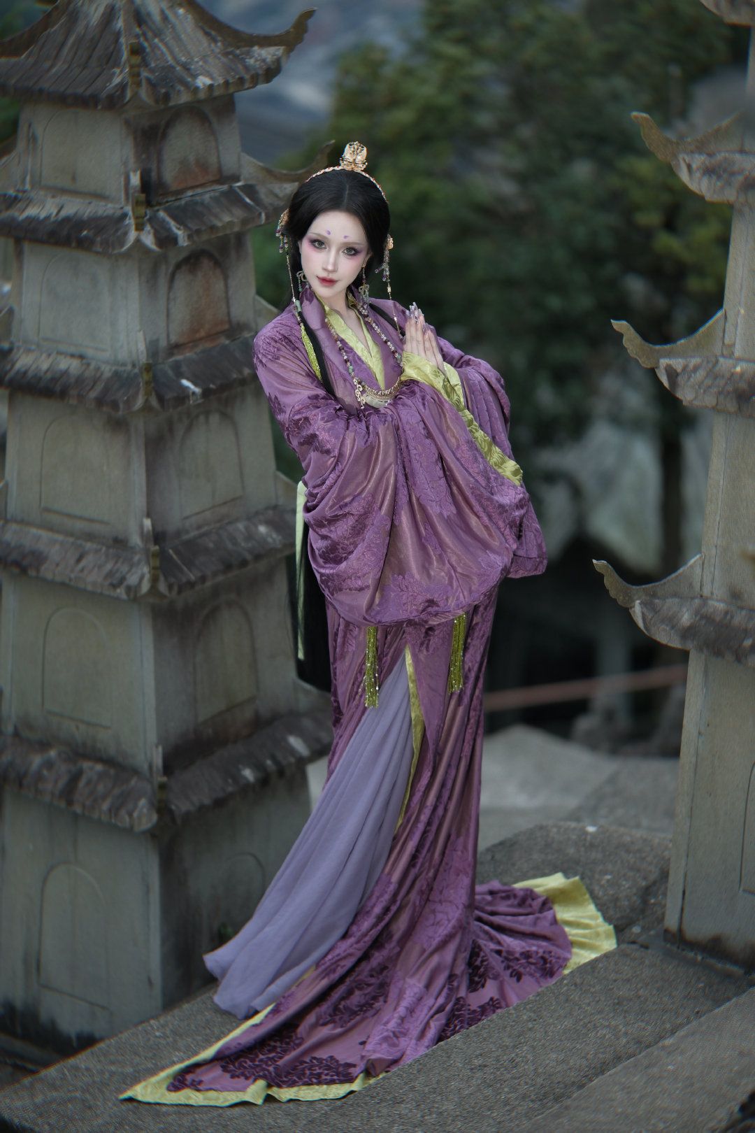 Exploring the Rise of Lin Miaomiaos Hanfu Fashion:Traditional Elegance in Modern Context