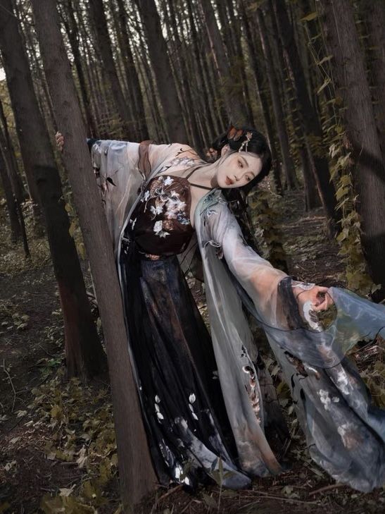 YoYo Deer Song:Original Hanfu Fashion in Modern Light