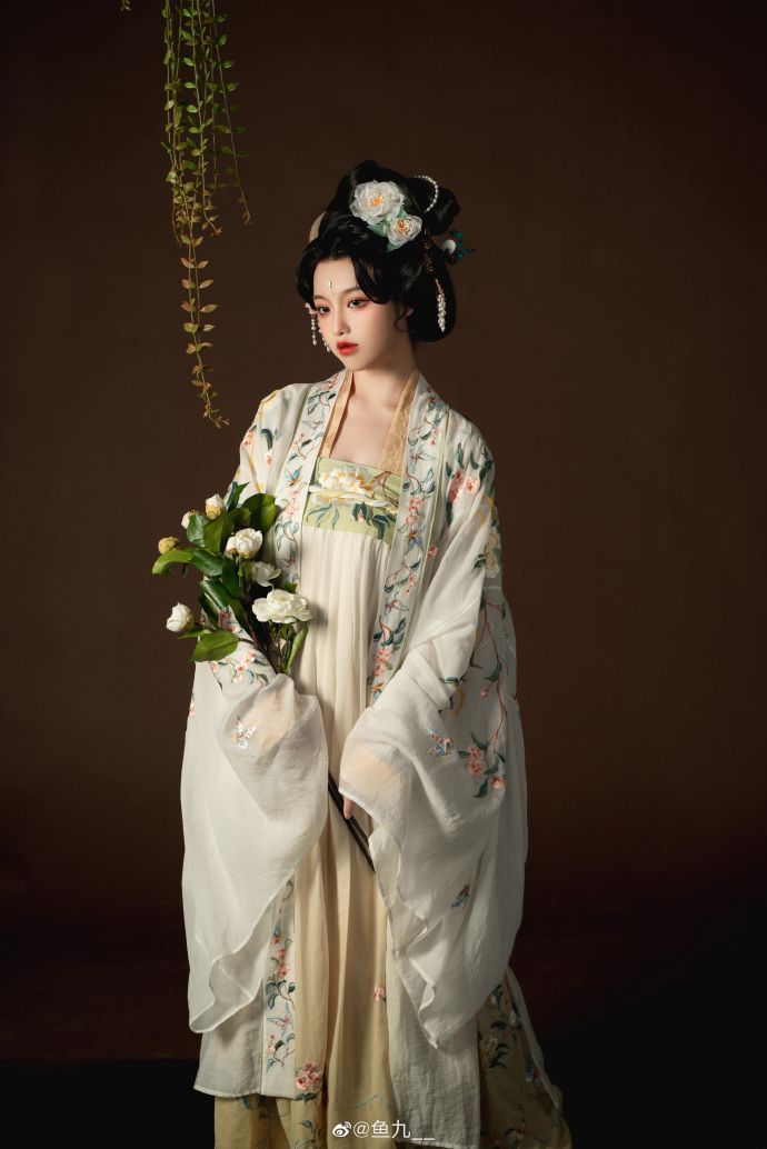 Spring Childrens Traditional Chinese Fashion:A Blend of Comfort and Culture