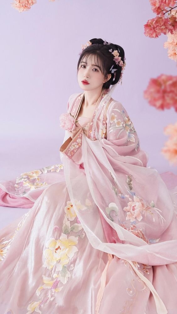 The Significance of Red Hanfu for Children:A Cultural Journey into Traditional Chinese Attire
