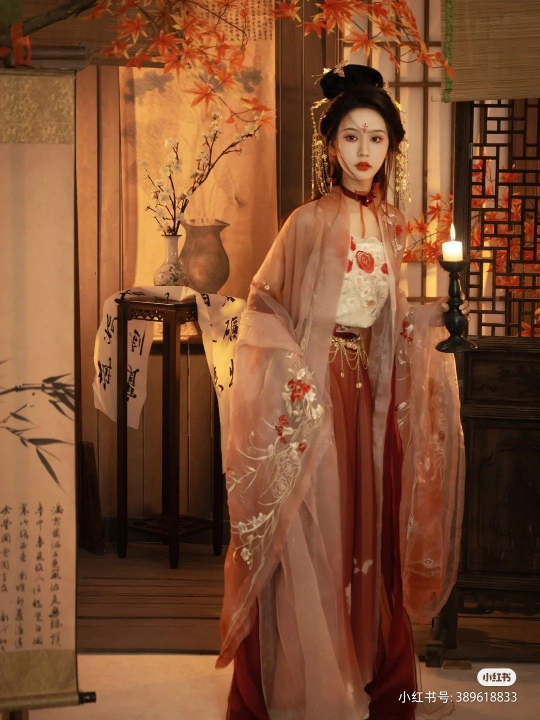 Dragon Year Celebration:A Girl in Hanfu Fashions Horseface Skirt Dragon Year Celebration:A Girl in Hanfu Fashions Horseface Skirt