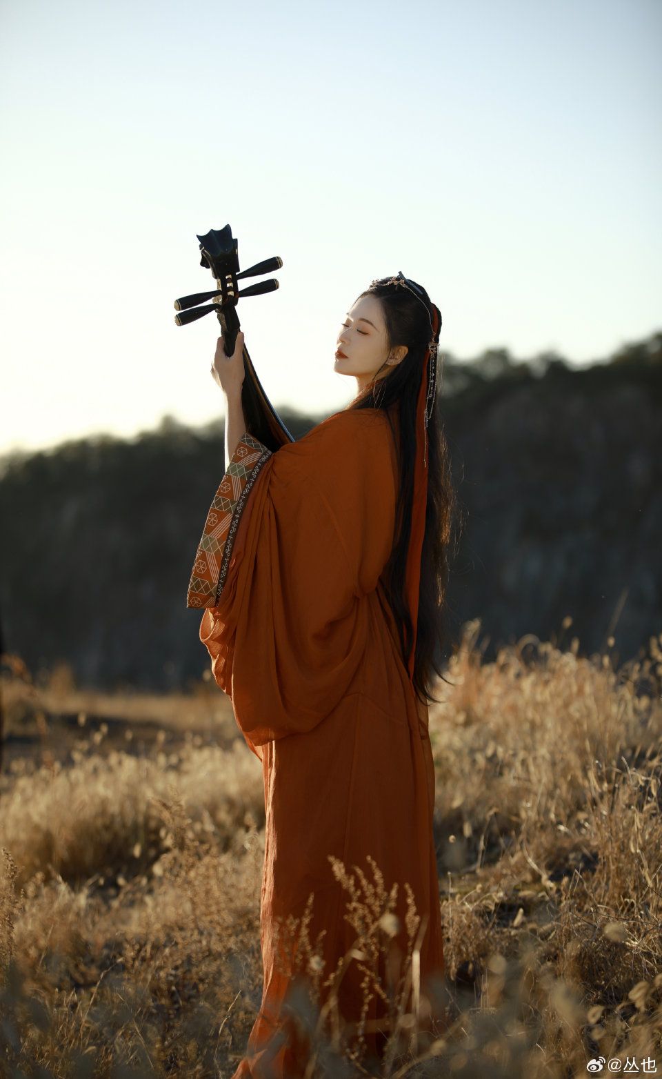 The Journey of a Student in the World of Fengqi Hanfu 汉服) The Journey of a Student in the World of Fengqi Hanfu 汉服)