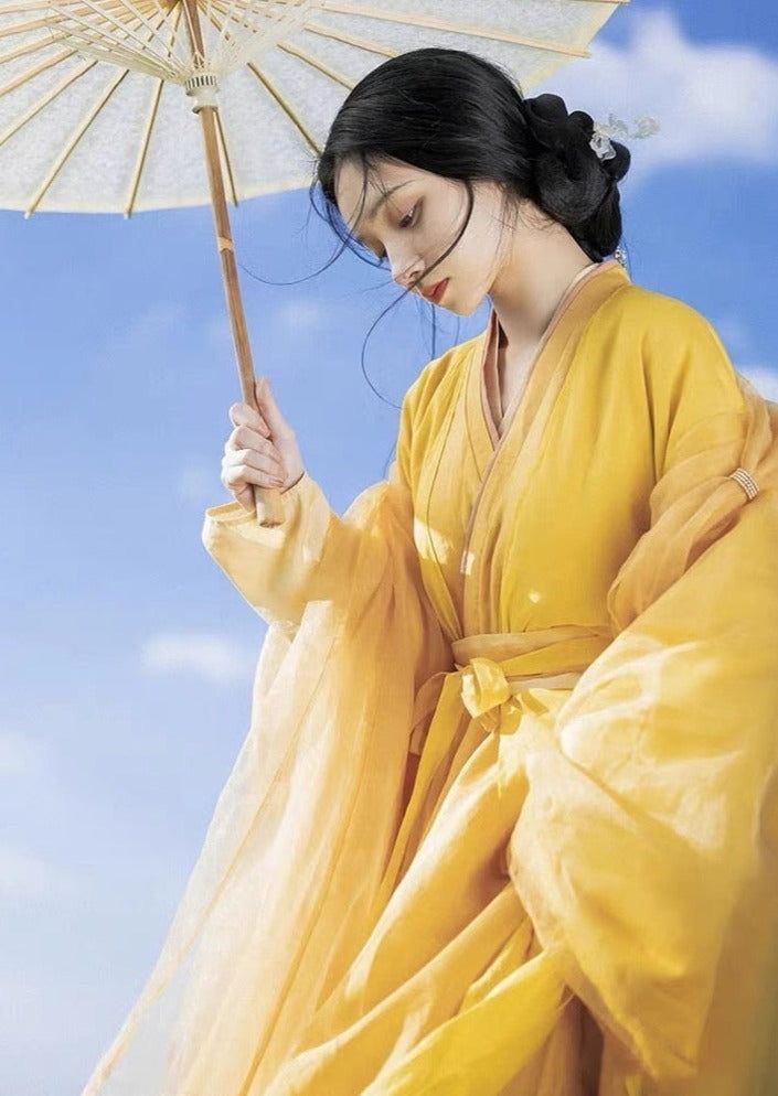 The Everyday Style of a Petite汉服Female