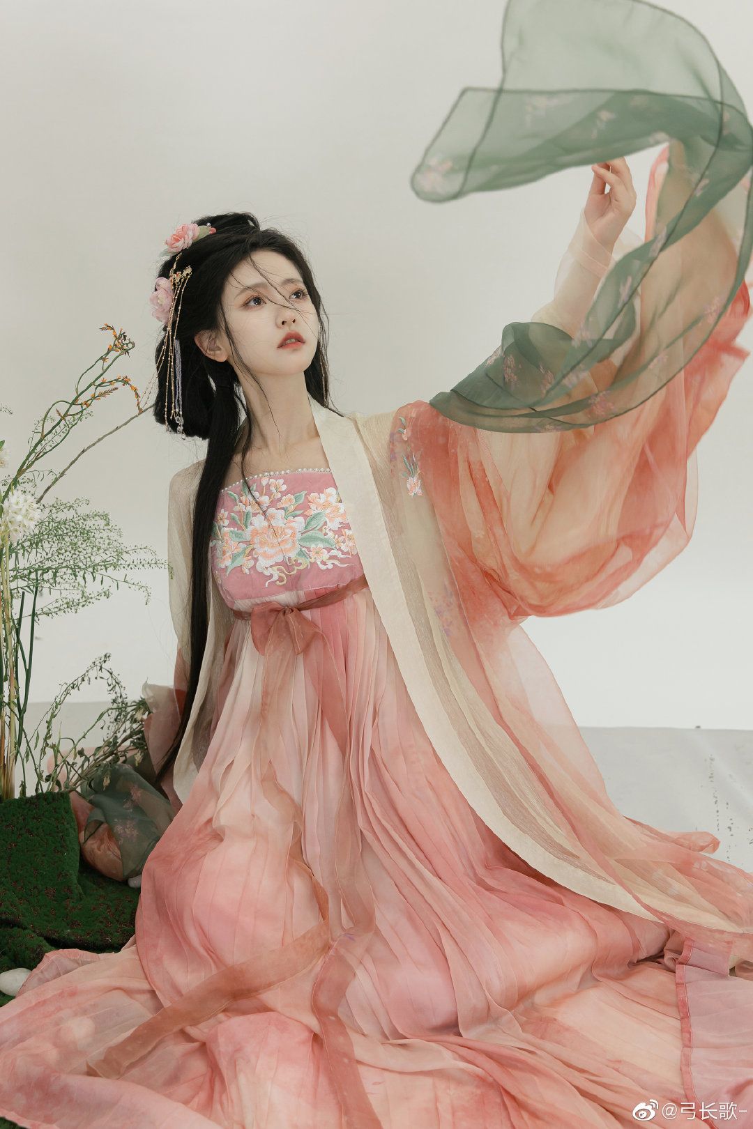 Reinventing Hanfu Fashion:Plus Size胖mm连衣裙 with Modern Twist Reinventing Hanfu Fashion:Plus Size胖mm连衣裙 with Modern Twist