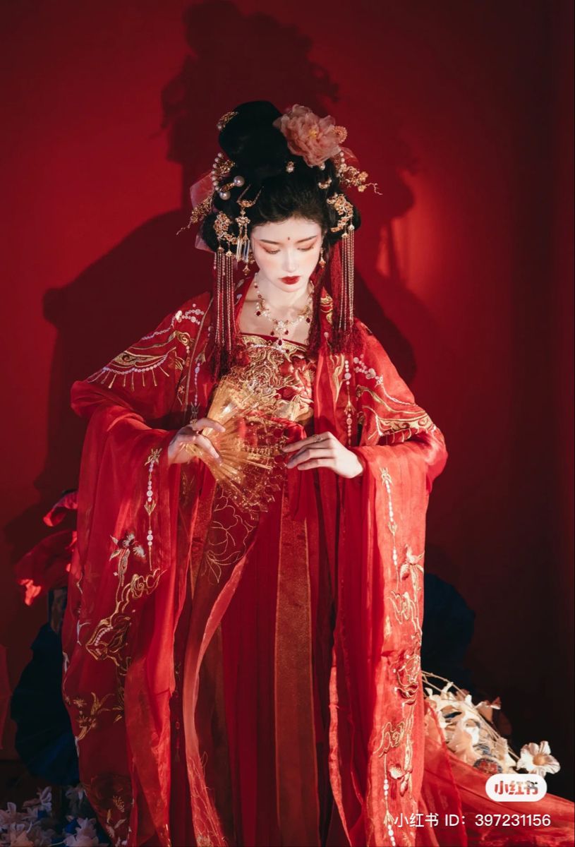 Youthful Elegance in a Modern Cheongsam:Embracing the Classic with a High-End,Waisted Charm