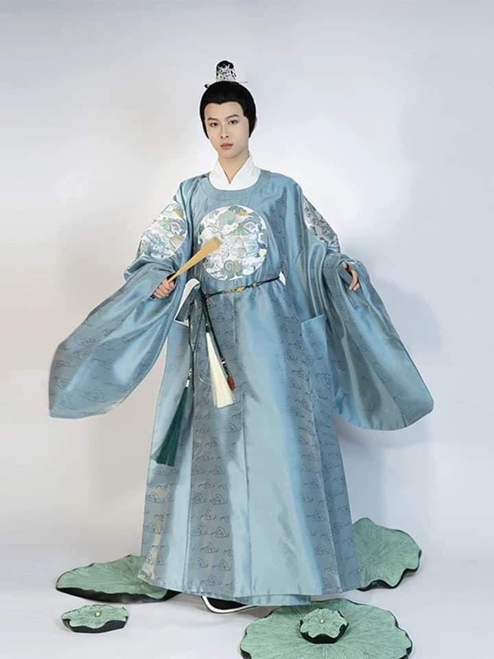 The Evolution of Hanfu Fashion:The Introduction of the Aircraft-Wing Shirts The Evolution of Hanfu Fashion:The Introduction of the Aircraft-Wing Shirts