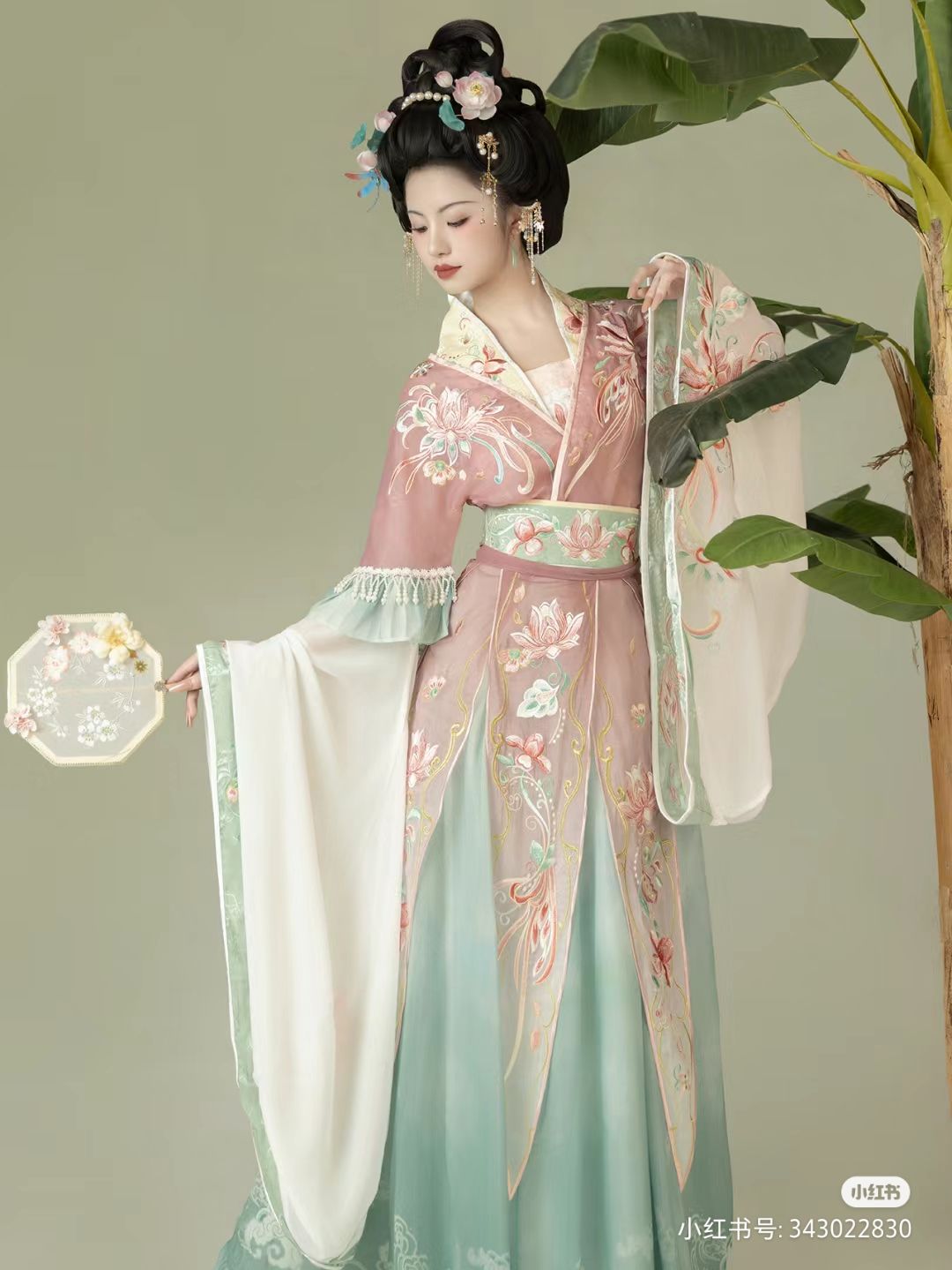 Red Cheongsam and its Elegant Pairing with High Heels