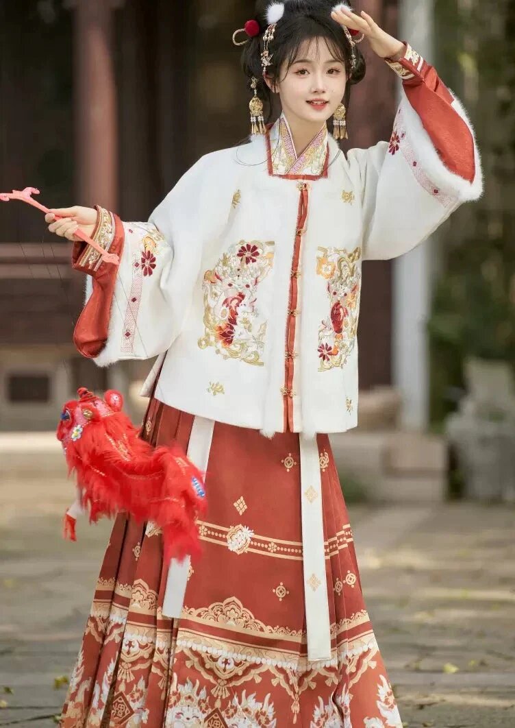 Ancient Dragon-Styled Gowns:Rental Service for Long Kui Costume Enthusiasts Ancient Dragon-Styled Gowns:Rental Service for Long Kui Costume Enthusiasts