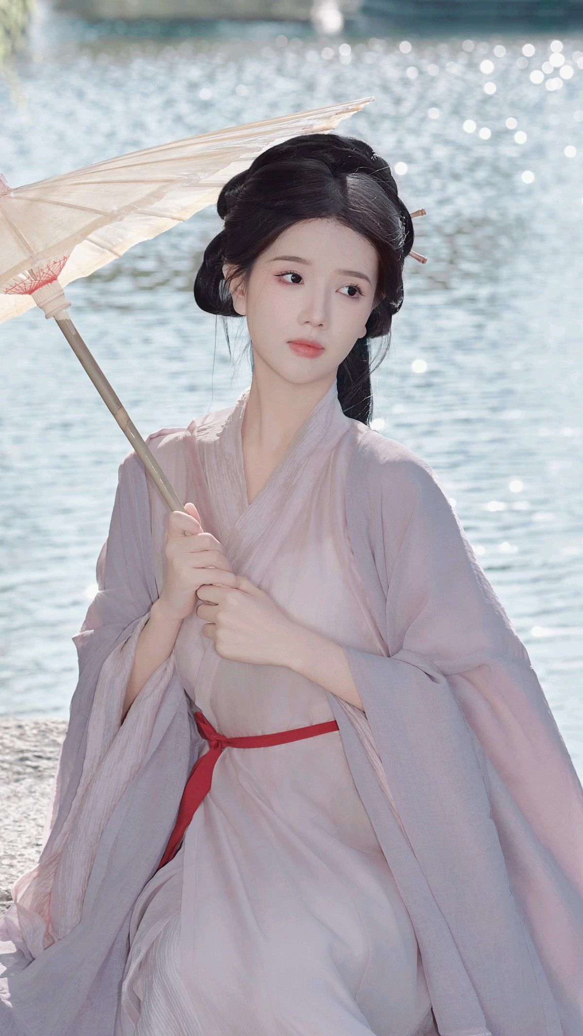 The Rise of Short-Style Hanfu Jackets:A Closer Look into the Fashion Trend of Modern Hanfu Culture