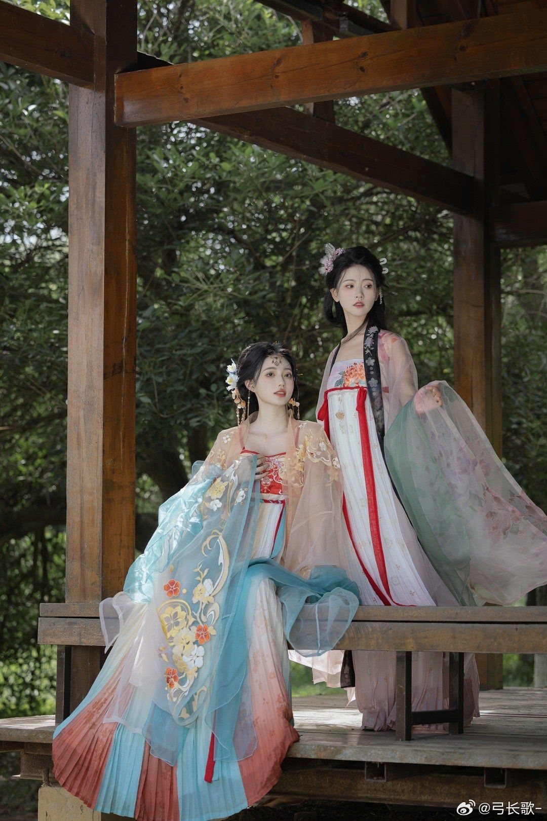 The Underpinnings of Hanfu:The Art of the Inner Lining Skirt