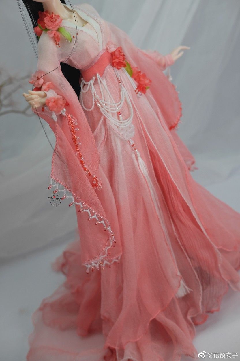 Reinventing Traditional Hanfu for Modern Summer Fashion:The Evolution of Hanfu女装