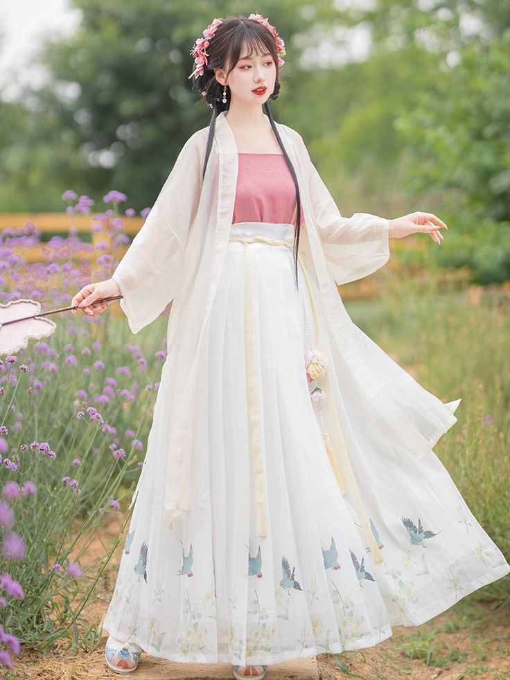 The Young Aristocrat in Hanfu Fashion:A Glimpse into the Life of a Hanfu Junior Lord The Young Aristocrat in Hanfu Fashion:A Glimpse into the Life of a Hanfu Junior Lord